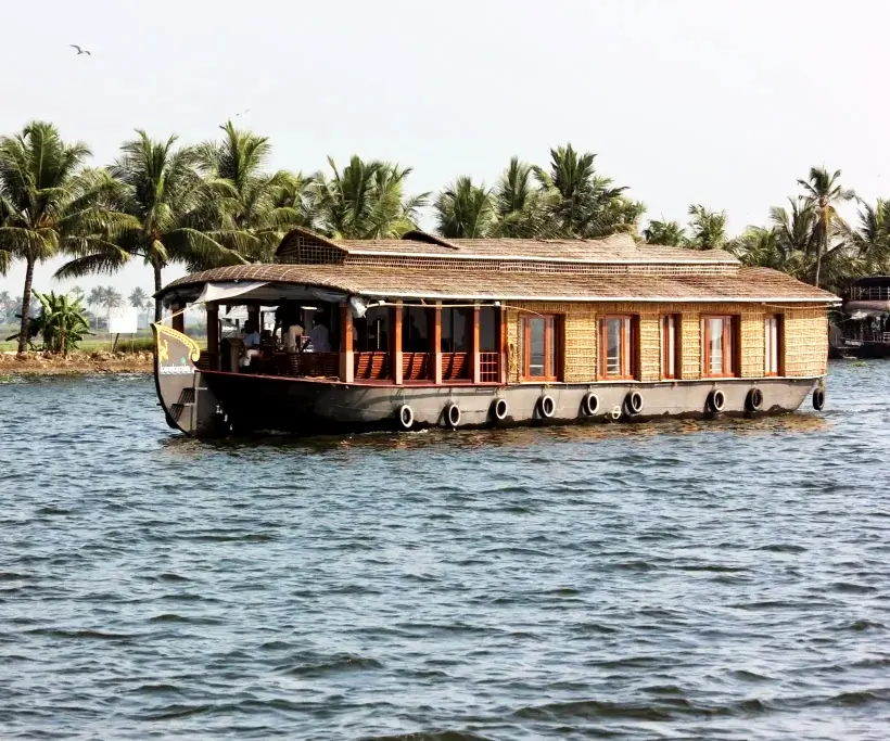 1 Bedroom Luxury Houseboat